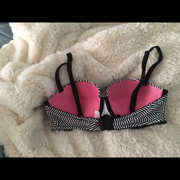 Victoria's Secret pink push up bra 34c - Picture 2 of 3
